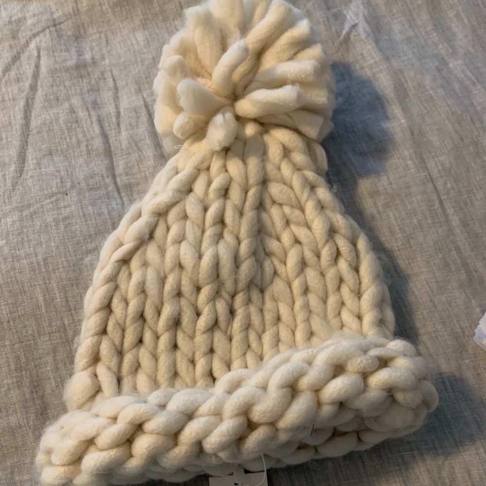 Winter hat - Picture 2 of 2